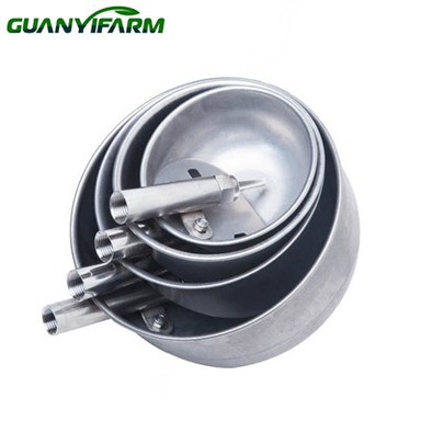 کاسه آب آشامیدنی خوک